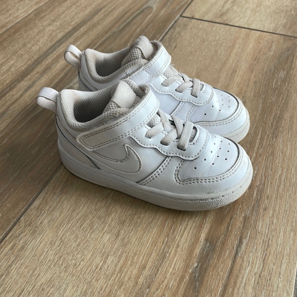 Toddler size 7 white Nikes